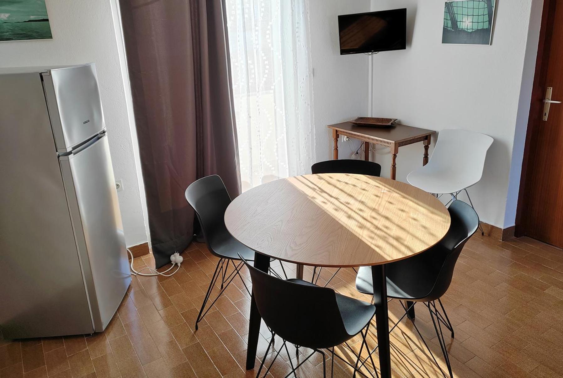 Apartments Lonic Kukljica Bagian luar foto