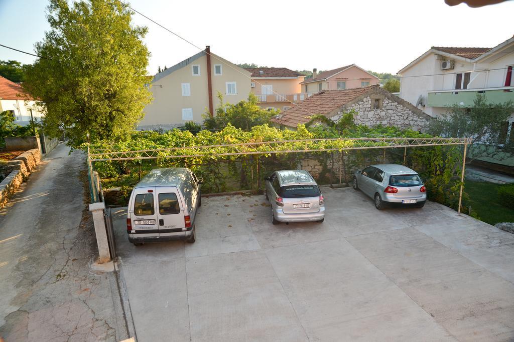 Apartments Lonic Kukljica Bagian luar foto