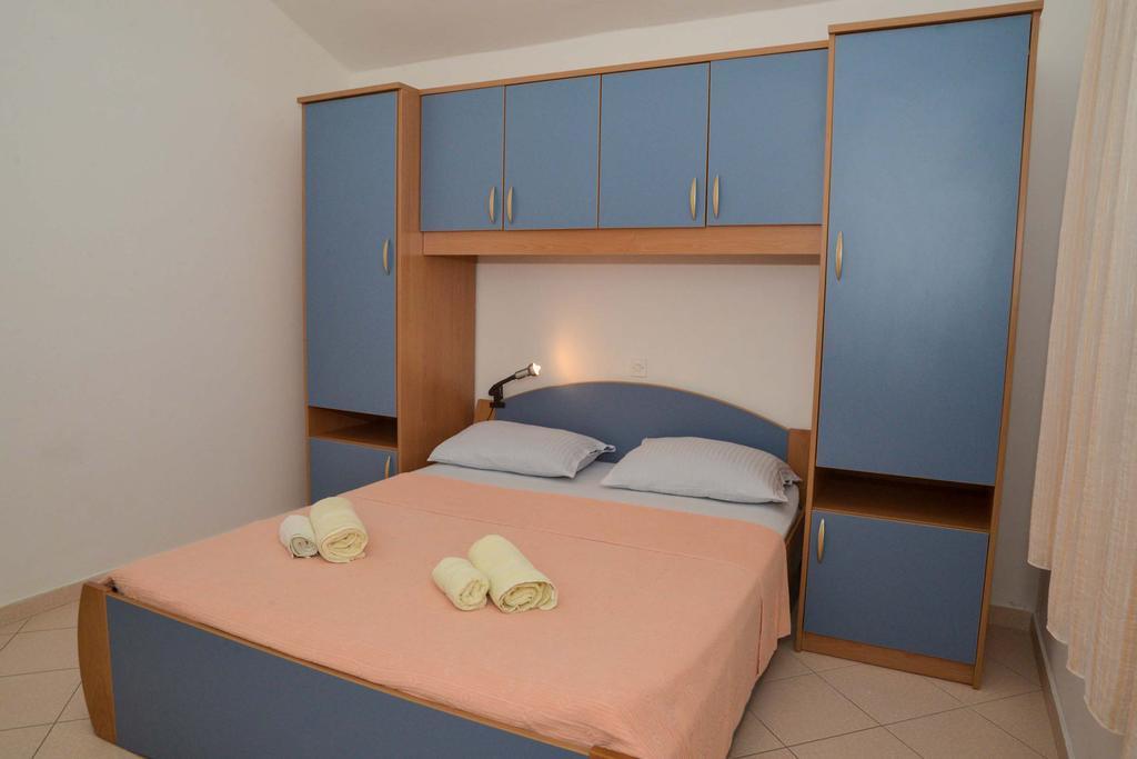 Apartments Lonic Kukljica Bagian luar foto