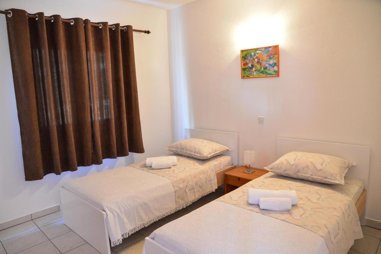 Apartments Lonic Kukljica Bagian luar foto
