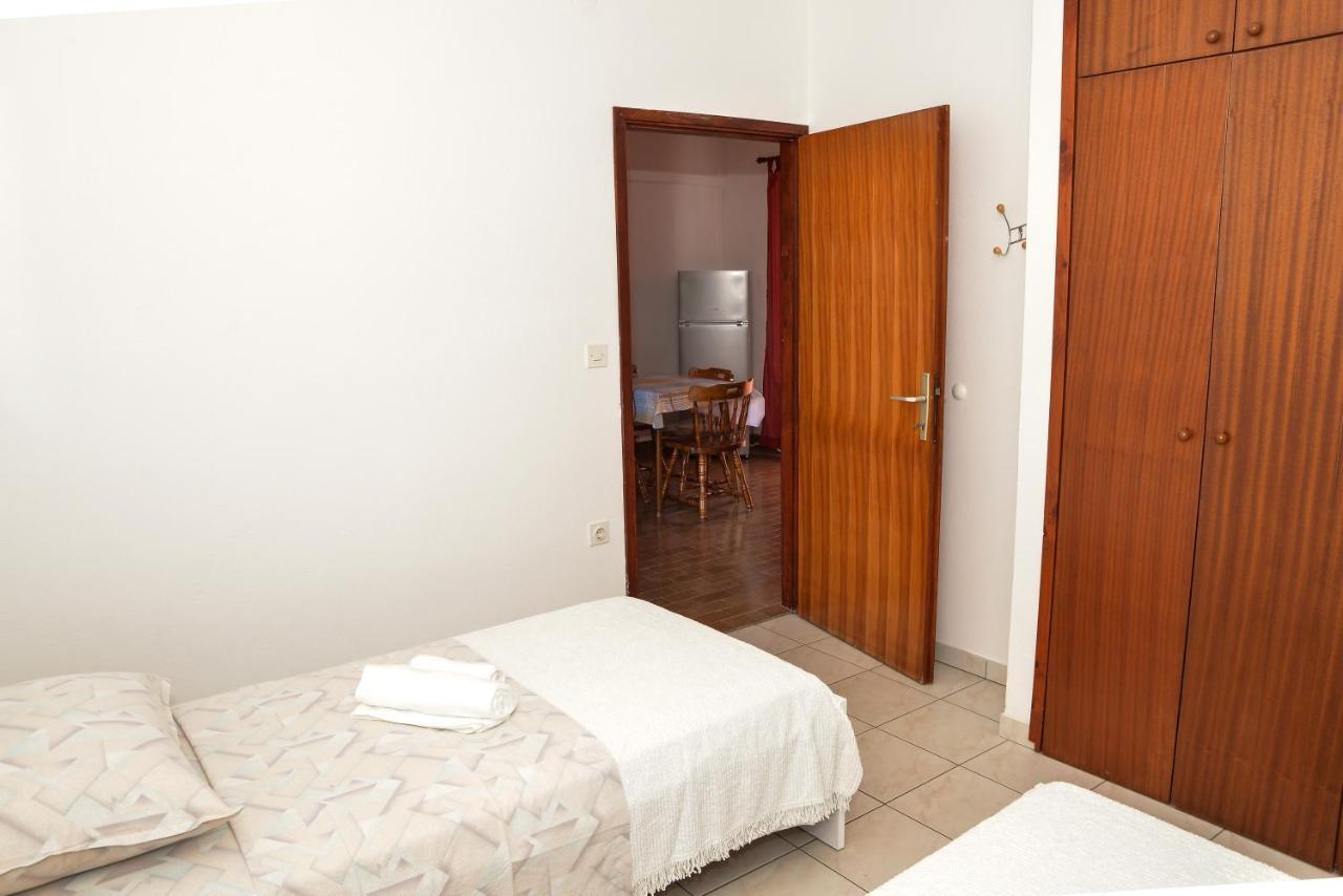 Apartments Lonic Kukljica Bagian luar foto