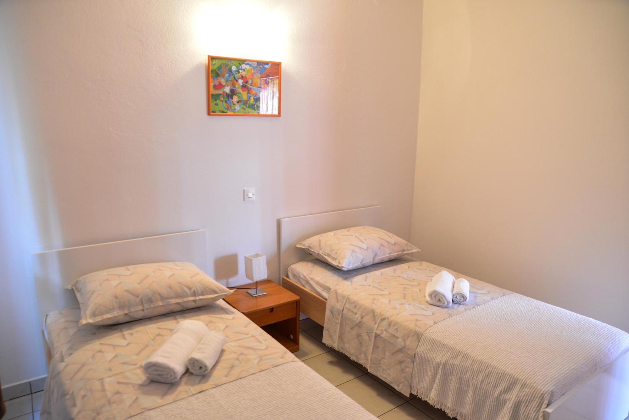 Apartments Lonic Kukljica Bagian luar foto